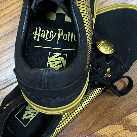 EUC Vans x Harry Potter Golden Snitch Sneaker, Black - Picture 1 of 7